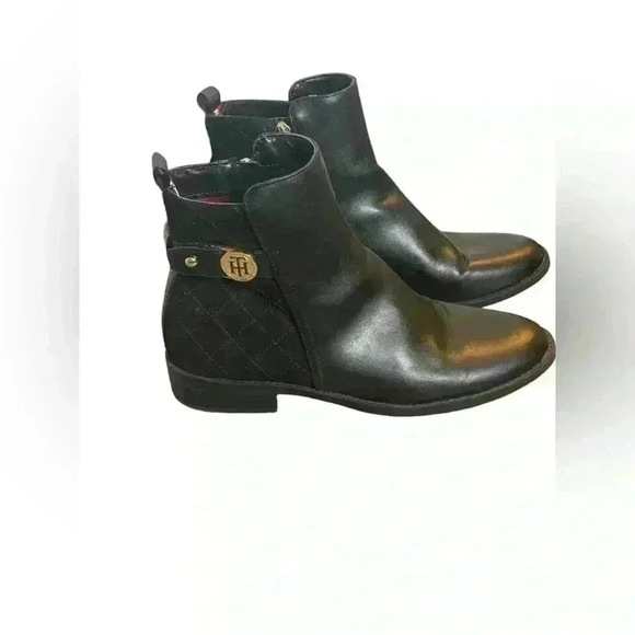 Tommy Hilfiger Womens Rezin2 Black Ankle Boots Size 7M Gold Logo Classic Fall - Picture 1 of 9